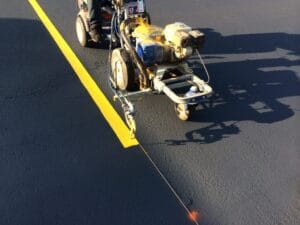 Straight guided line is painted