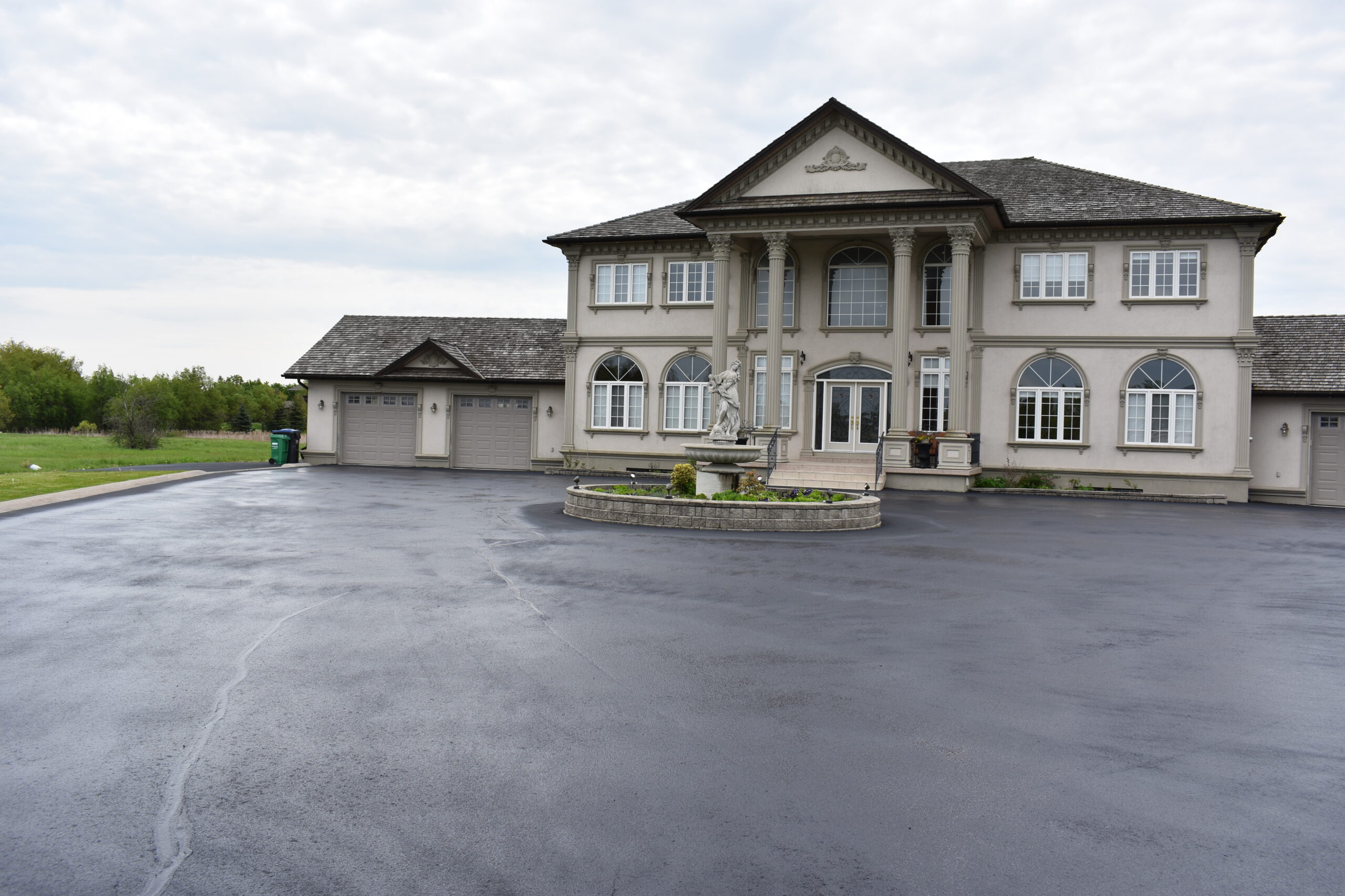 Sealed Estate Driveway